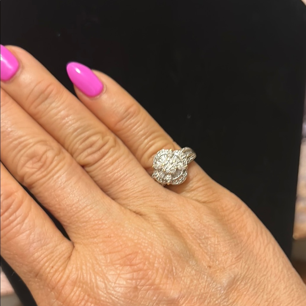 Elegant Diamond Statement Ring - Picture 12 of 16